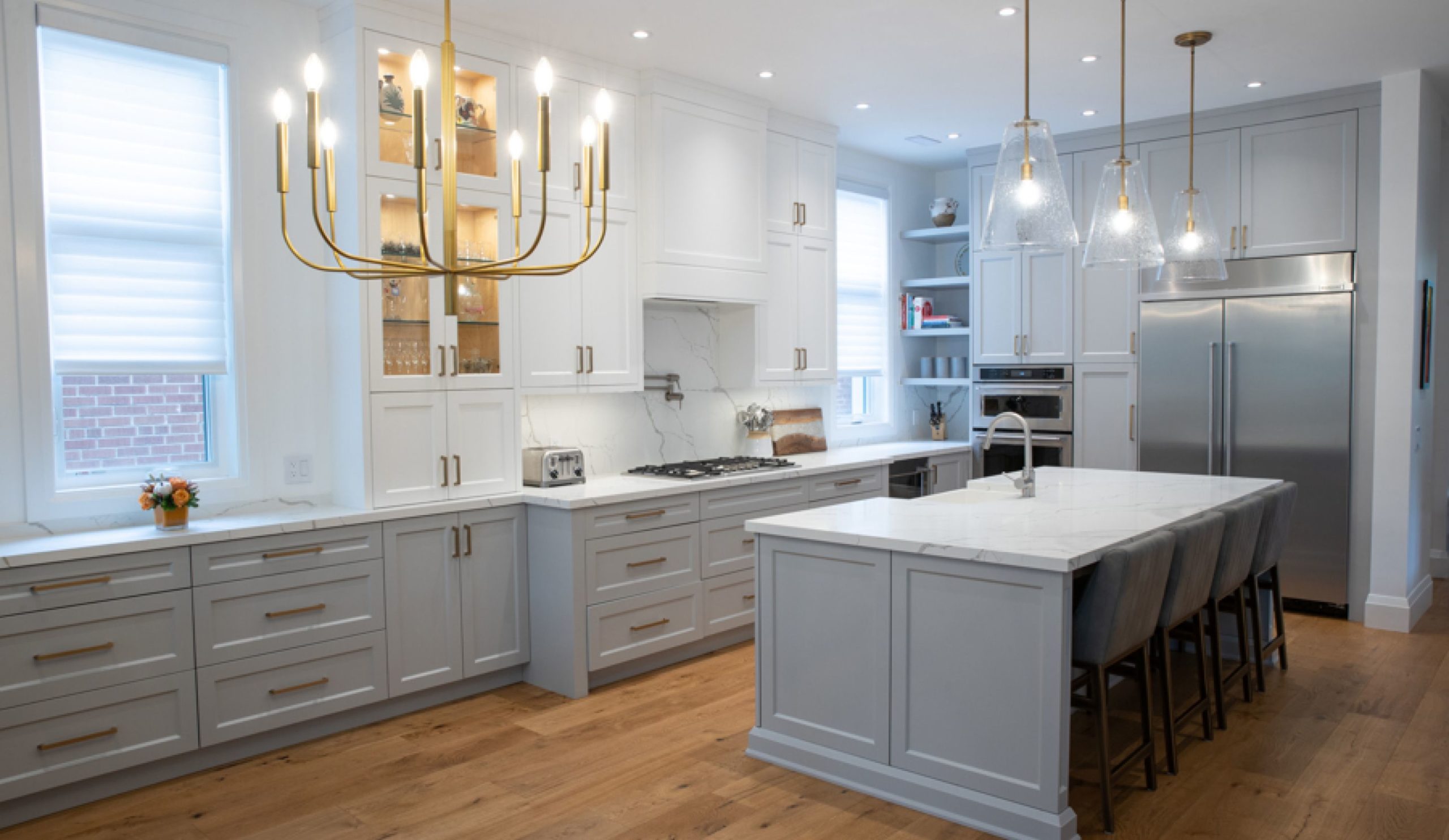 20-feature-Willowdale-Transitional-Kitchen@3x-scaled