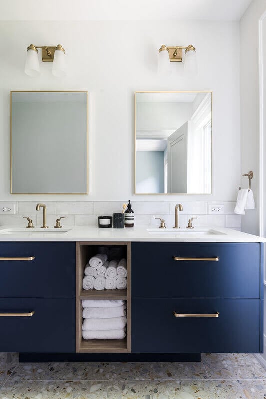 Bedford_Park_Home_Addition-30-PrimaryMasterEnsuiteBathroom-1