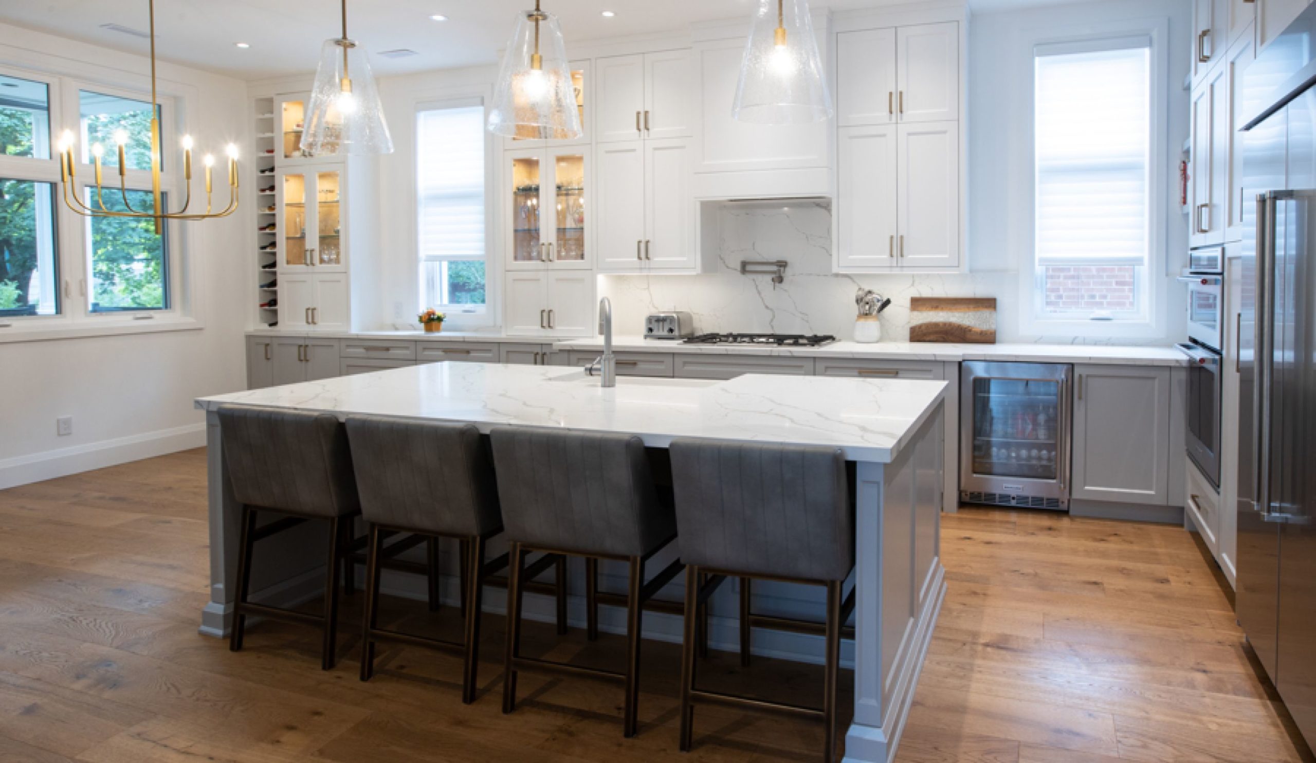 14-feature-Willowdale-Transitional-Kitchen@3x-scaled