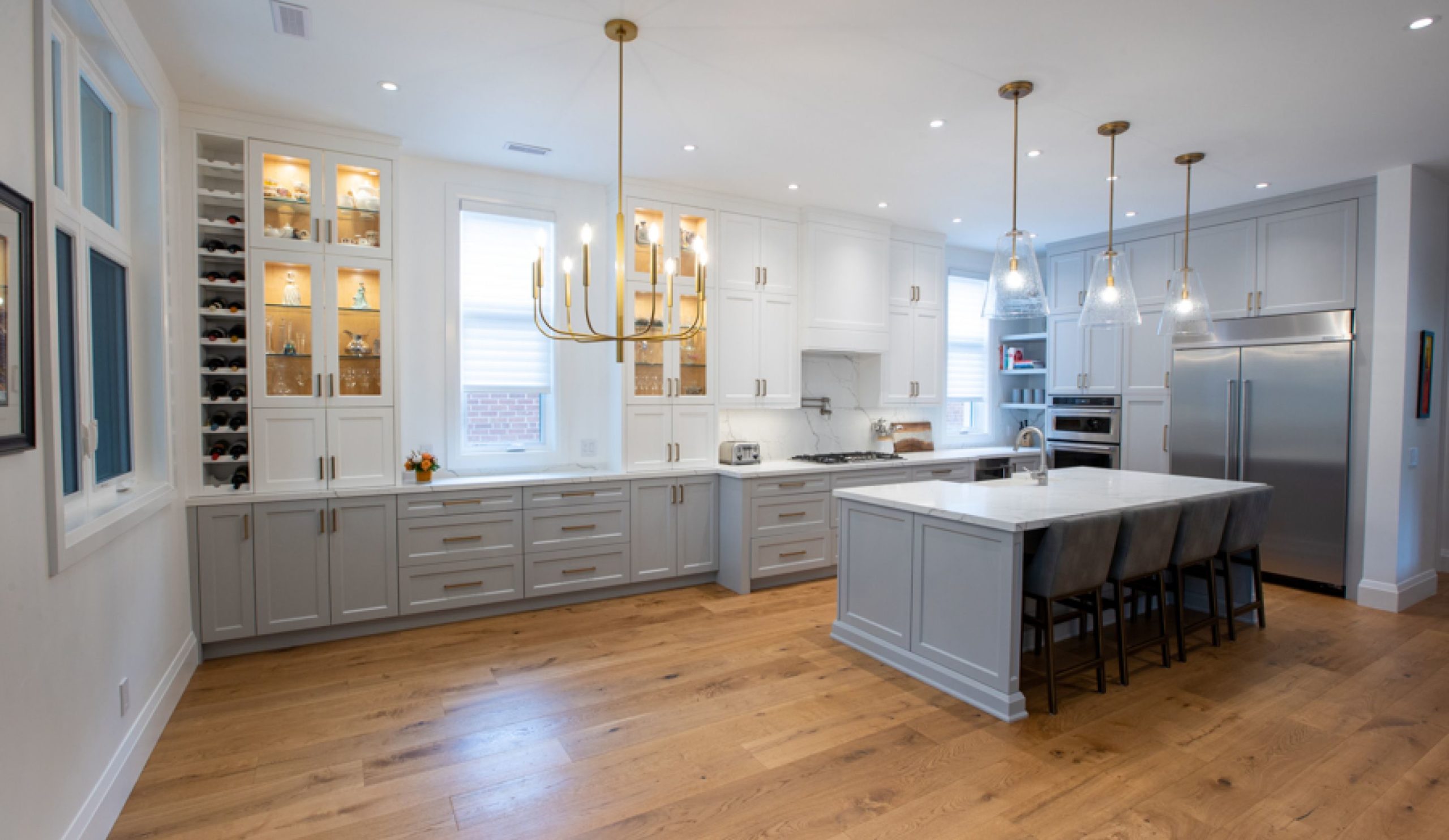 22-feature-Willowdale-Transitional-Kitchen@3x-scaled